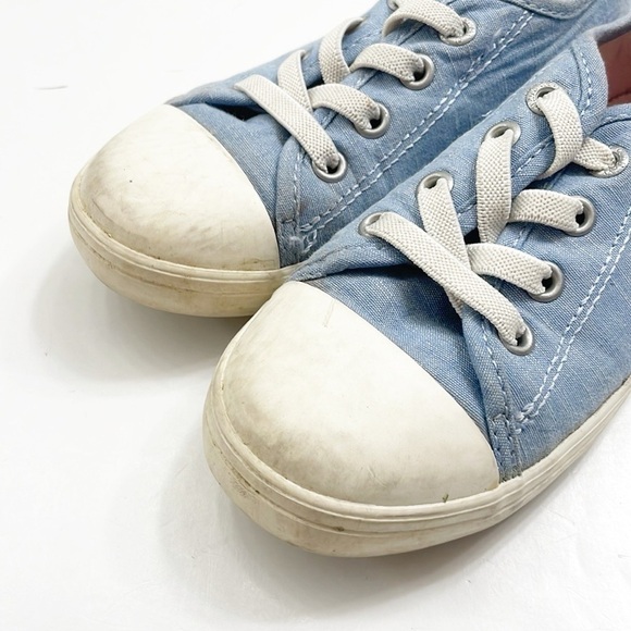 Old Navy toddler girls blue slip on sneakers - Picture 4 of 8